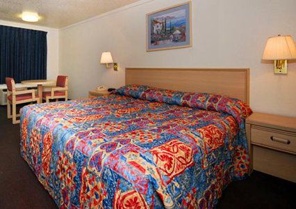 Austin Town Inn Austintown Номер фото