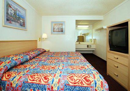 Austin Town Inn Austintown Номер фото
